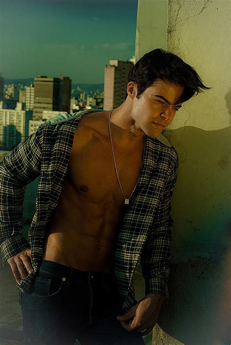 Dan Almeida .